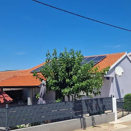 Gabriela Σπίτι διακοπών Sukošan